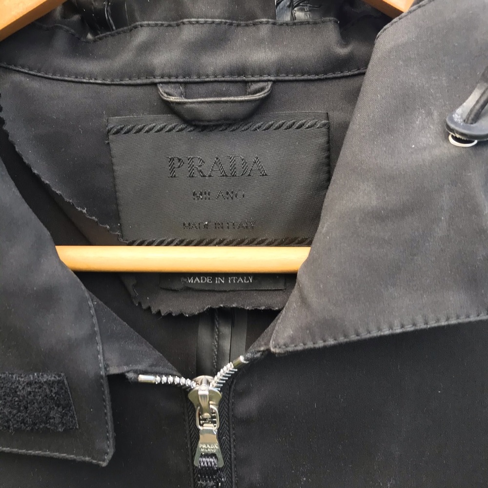 Authentic  PRADA coat, size Small - Picture 8 of 15